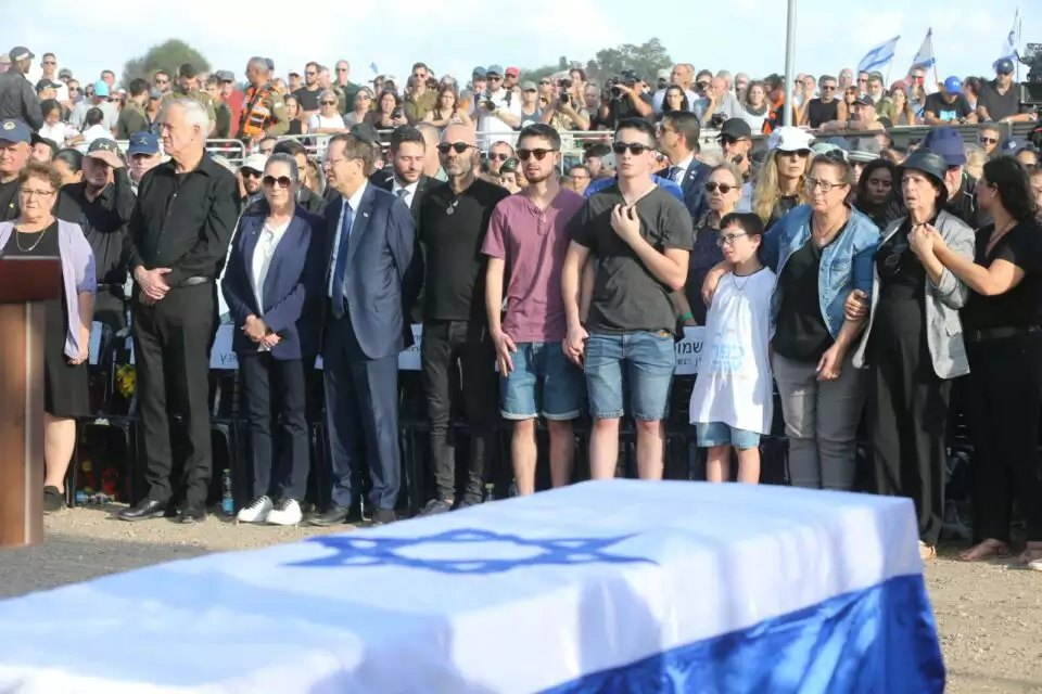 לפני שעה קלה ליווינו את אופיר ליבשטיין ראש המועצה האזורית שער הנגב ותושב הקיבוץ כפר עזה בדרכו האחרונה.