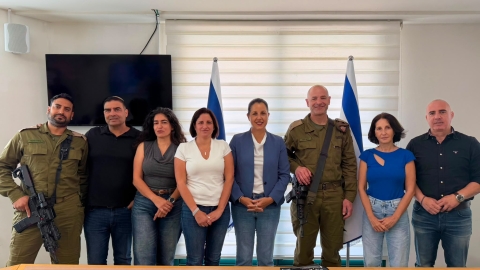 ישיבה עם מפקד אוגדת איו״ש וראשי הרשויות במרחב התפר ומרכז השלטון האזורי (2).jpg