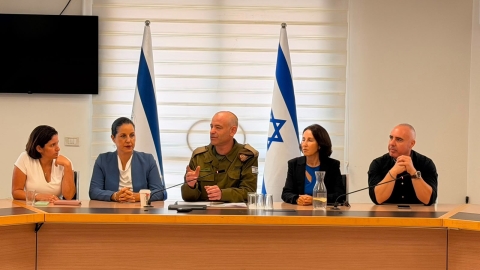 ישיבה עם מפקד אוגדת איו״ש וראשי הרשויות במרחב התפר ומרכז השלטון האזורי (1).jpg