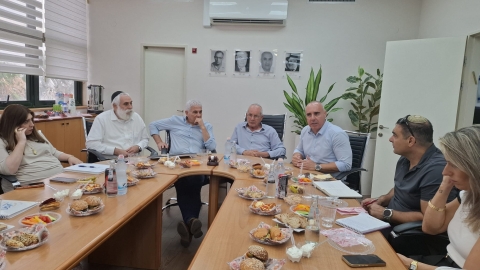 ביקור עבודה בשדות דן עשייה חינוכית רחבה לצד אתגרים מורכבים בשטחjpg (2).jpg