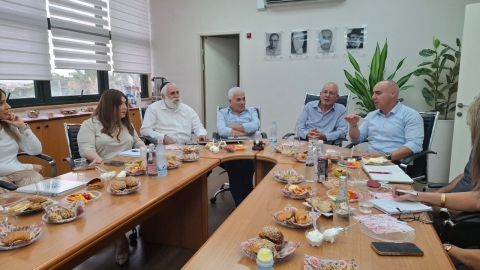 ביקור עבודה בשדות דן עשייה חינוכית רחבה לצד אתגרים מורכבים בשטחjpg (5).jpg